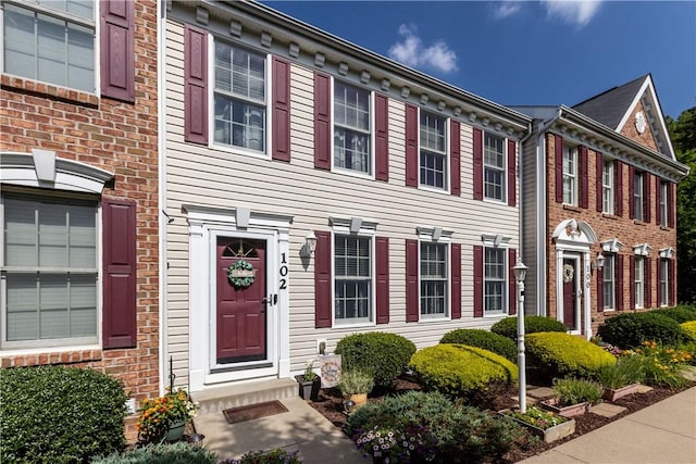 102 Castle View Dr, Kennedy Twp, PA 15136 - view of front facade
