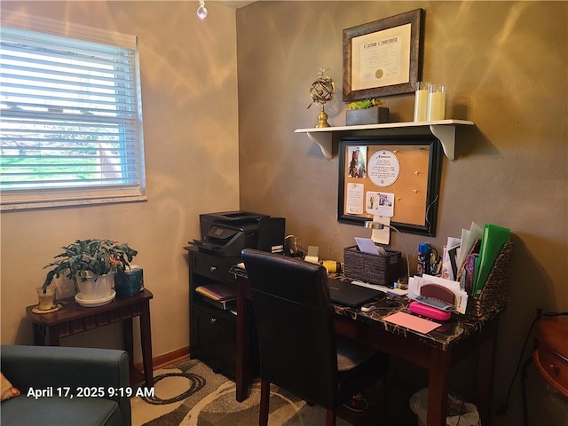 3381 Columbia Dr, Castle Shannon, PA 15234 - office space with baseboards