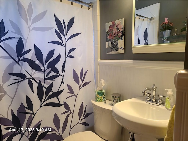 3381 Columbia Dr, Castle Shannon, PA 15234 - bathroom featuring a sink and curtained shower