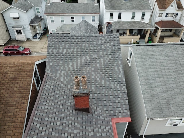 16 4th St, Sharpsburg, PA 15215 - exterior view of a residential view and a shingled roof