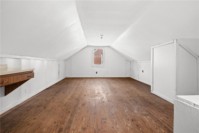 125 Carroll St, Aliquippa, PA 15001 - bonus room with wood-type flooring and vaulted ceiling
