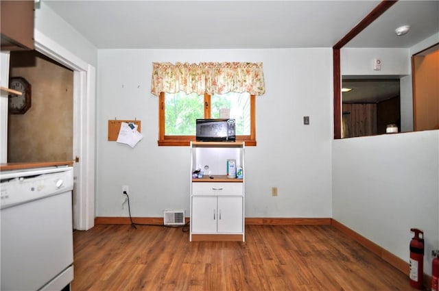 3411 York St, Mckeesport, PA 15132 - unfurnished office with wood finished floors