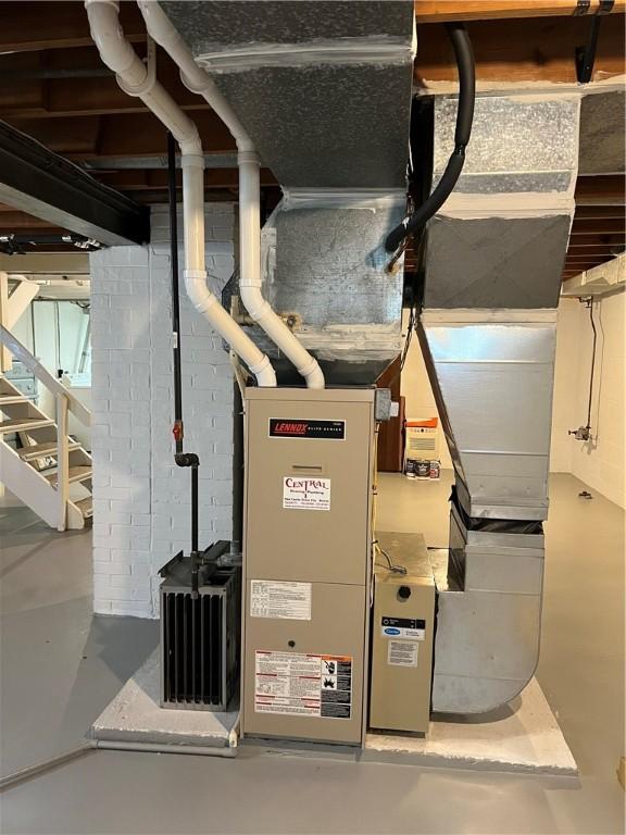 642 S 3rd St, Sharpsville, PA 16150 - view of utilities