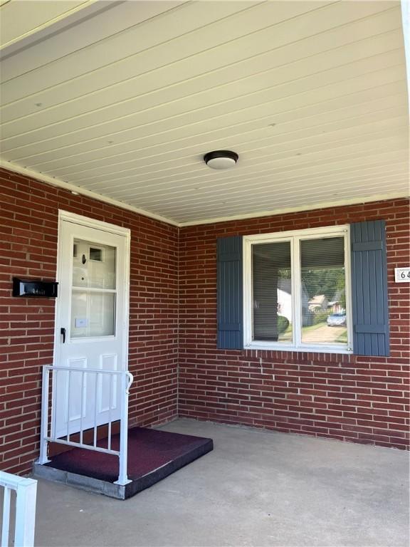 642 S 3rd St, Sharpsville, PA 16150 - entrance to property with brick siding