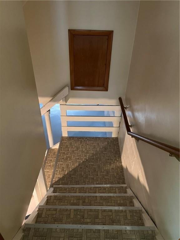 642 S 3rd St, Sharpsville, PA 16150 - view of stairway