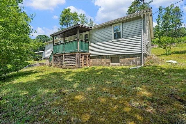665 Stuchell Rd, Burrel/Blacklick, PA 15748 - back of property with a yard and a deck