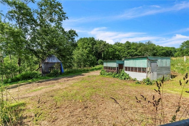 530 Perry Hwy, Lancaster Twp, PA 16037 - view of yard with an outdoor structure