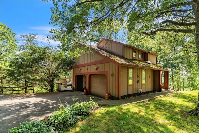 530 Perry Hwy, Lancaster Twp, PA 16037 - garage with asphalt driveway