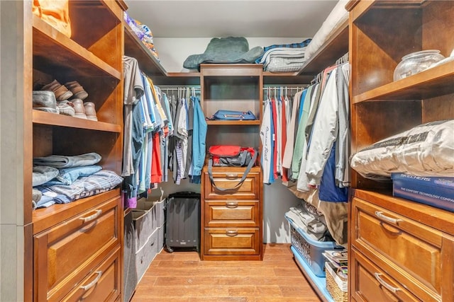 1659 Hooker Rd, Pa, PA 16041 - spacious closet featuring light wood-style floors