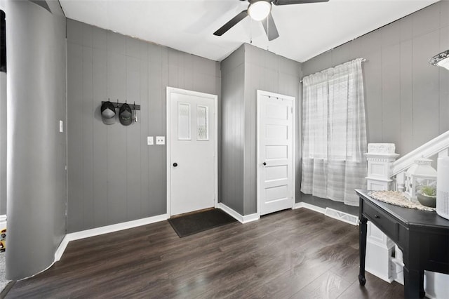 503 E Murphy Ave, Connellsville, PA 15425 - entryway with ceiling fan and dark wood-style floors