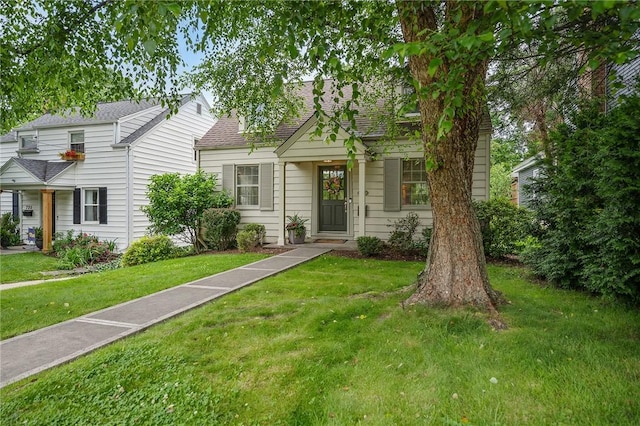 727 Vermont Ave, Mt Lebanon, PA 15234 - view of front of house featuring a shingled roof and a front yard