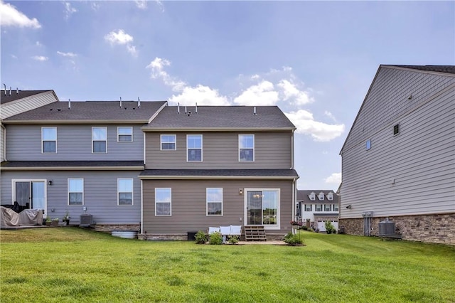 1006 Callaway Dr, Jeannette, PA 15644 - rear view of house featuring a lawn