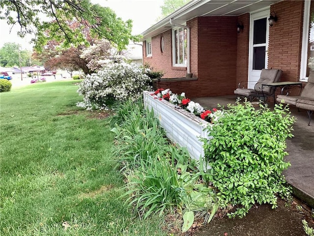 1180 Sunset Dr, Latrobe, PA 15650 - view of grassy yard