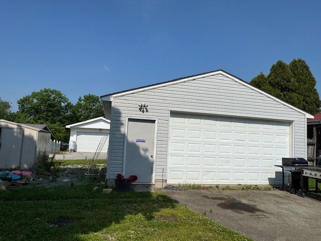 909 N Hickory St, Scottdale, PA 15685 - view of detached garage