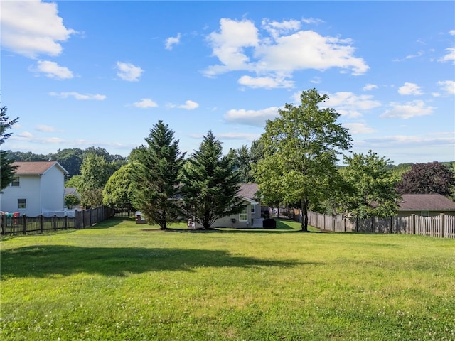 108 Heather Dr, Center Twp Bea, PA 15061 - view of yard