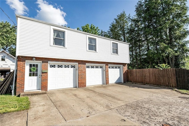 636 Barmore Ave, Grove City Boro, PA 16127 - garage featuring driveway
