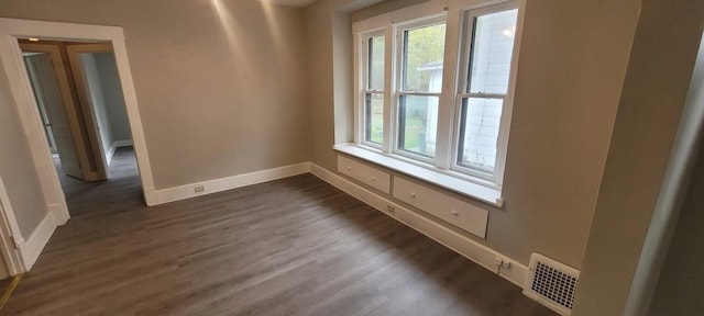 304 Elm Ave, Sharon, PA 16146 - unfurnished room featuring plenty of natural light and dark wood-style flooring
