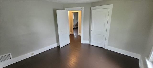 304 Elm Ave, Sharon, PA 16146 - unfurnished room featuring dark wood finished floors