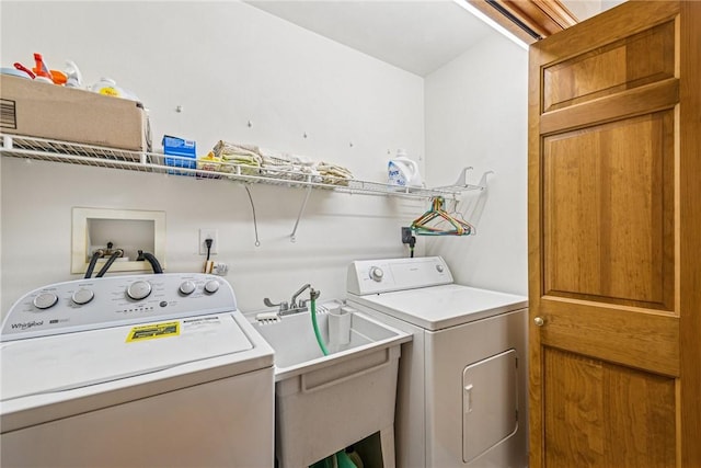 1480 Spring Crest Cir, Derry Twp, PA 15650 - laundry area with independent washer and dryer