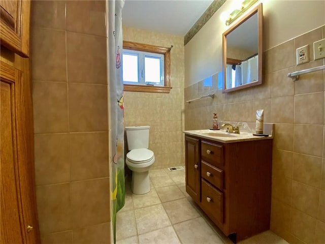 224 Fairview Rd, Ohioville, PA 15059 - full bath featuring tile walls, vanity, tile patterned flooring, and a shower with shower curtain