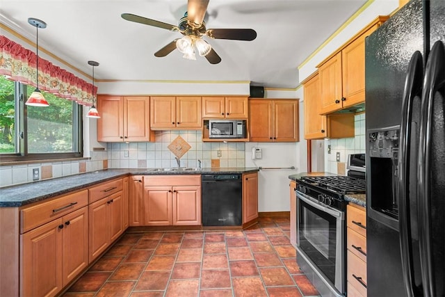 541 Duff Rd, Ohio Twp, PA 15143 - kitchen featuring black appliances, tasteful backsplash, a ceiling fan, and decorative light fixtures