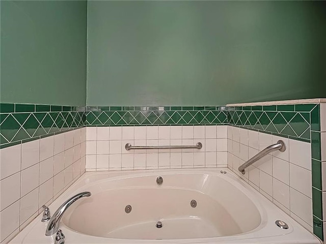 670 Sugar Camp Rd, Finleyville, PA 15332 - bathroom with a whirlpool tub