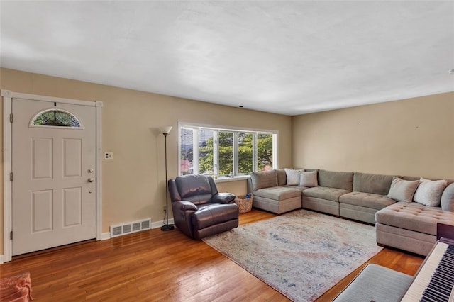 2860 Beaver Rd, Pa, PA 15003 - living area with light wood-style floors and baseboards