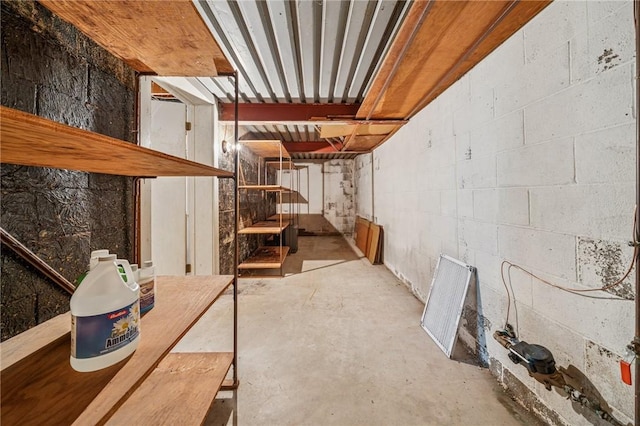 172 Fox Chase Dr, Penn Hills, PA 15147 - unfinished below grade area with concrete block wall