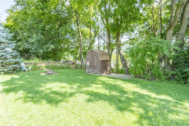 133 2nd, St, PA 15961 - view of green lawn featuring a storage shed