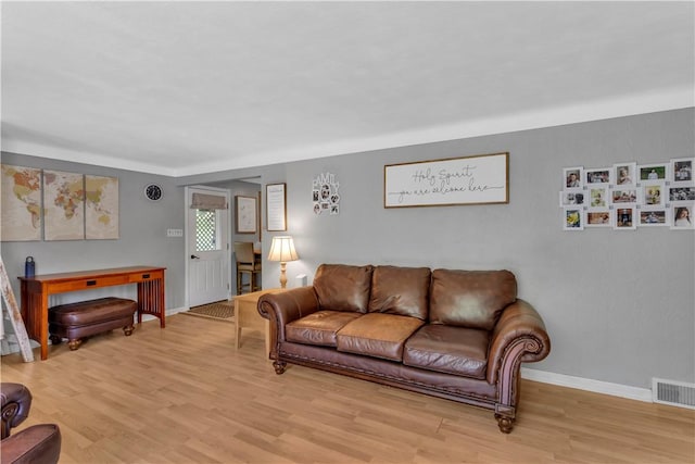 391 Wendel Rd, Pa, PA 15642 - living area featuring light wood-type flooring and baseboards