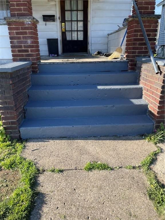 705 E Lutton St, New Castle/4Th, PA 16101 - photo 2