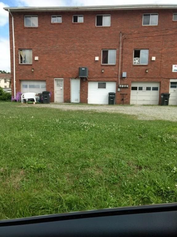 633 American St, California, PA 15419 - photo 2