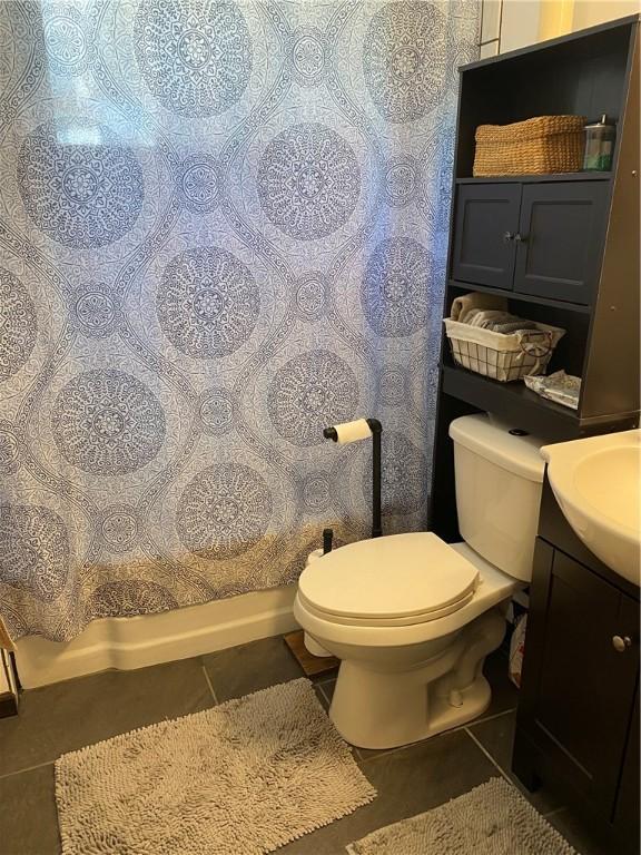 118 Delaware Ave, Scottdale, PA 15683 - bathroom featuring tile patterned flooring and vanity