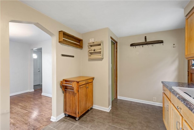 108 Bellanca Ave, Brentwood, PA 15227 - hallway featuring arched walkways and baseboards