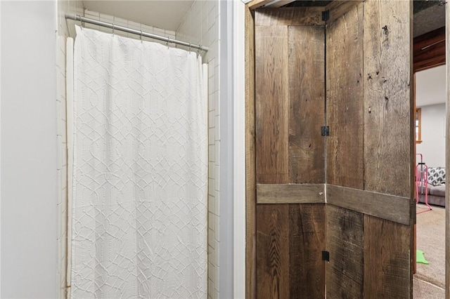 328 Chestnut Dr, Center Twp, PA 16001 - full bathroom featuring a shower with shower curtain