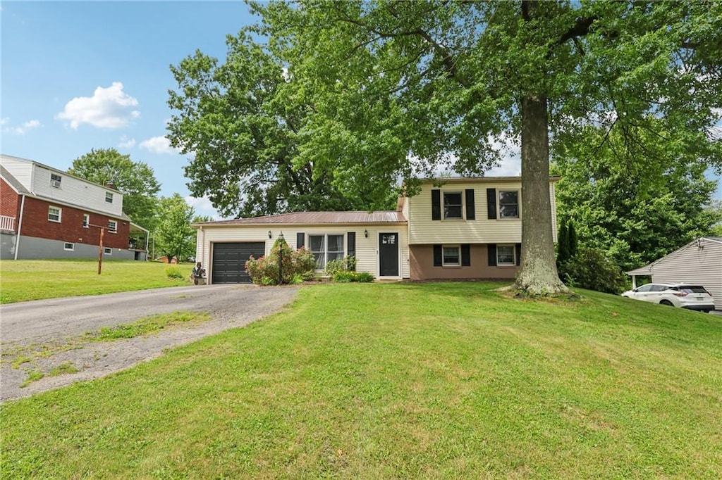 328 Chestnut Dr, Center Twp, PA 16001 - photo 1