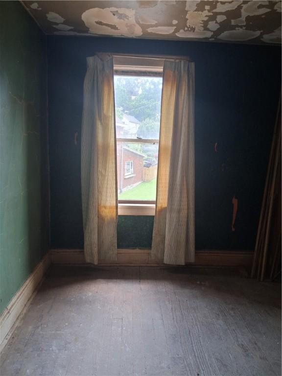 909 Mclaughlin Run Rd, Bridgeville, PA 15017 - photo 6