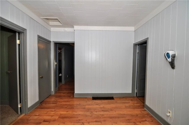 4632 Greensprings Ave, West Mifflin, PA 15122 - hall featuring wood finished floors