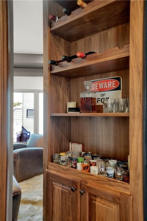 1817 Fox Way S, Side, PA 15203 - detailed view of a dry bar