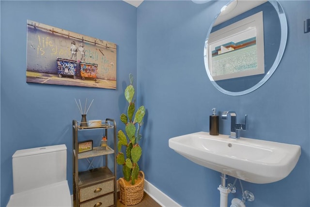 1817 Fox Way S, Side, PA 15203 - bathroom featuring a sink and baseboards