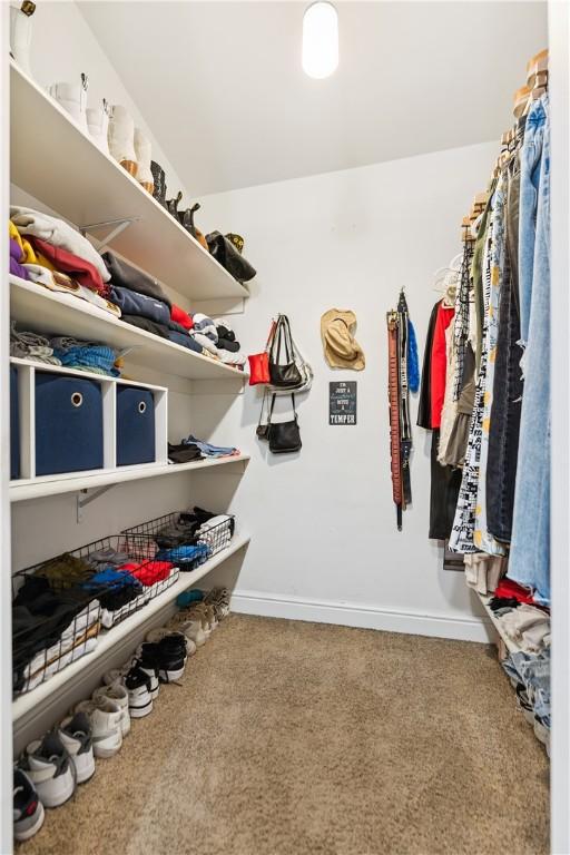 21 Enon Way S, Side, PA 15203 - spacious closet featuring carpet