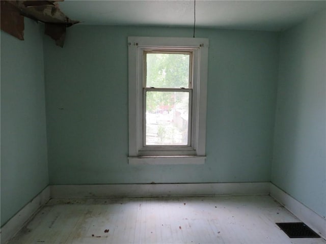 546 Ridge Ave, New Kensington, PA 15068 - spare room featuring baseboards