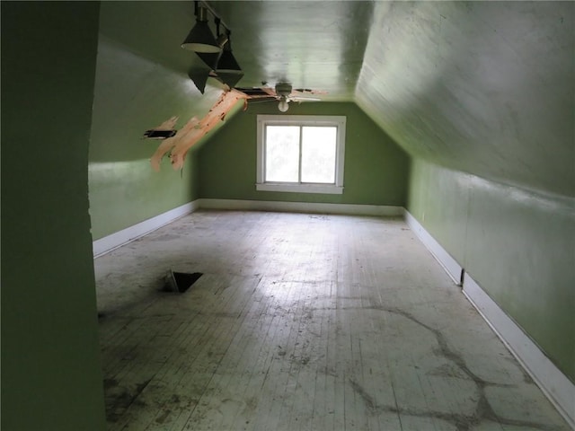 546 Ridge Ave, New Kensington, PA 15068 - bonus room with lofted ceiling and a ceiling fan