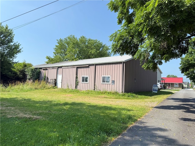 00 Cranberry Ln, Carmichaels/Cumblnd, PA 15320 - view of pole building with a yard