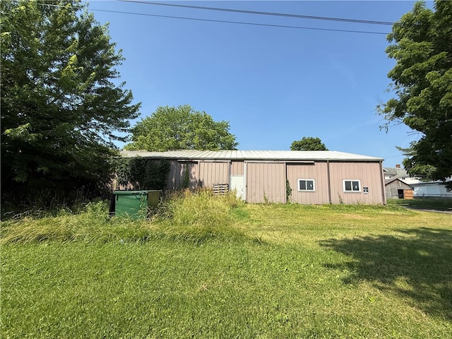 00 Cranberry Ln, Carmichaels/Cumblnd, PA 15320 - view of grassy yard featuring a pole building and an outbuilding