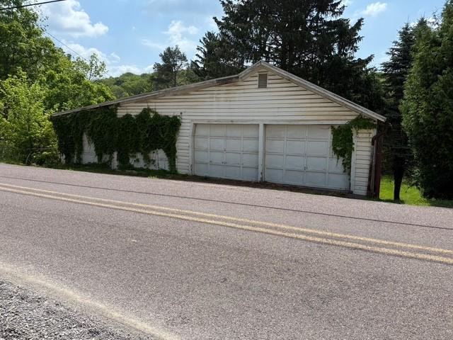 671 Listie Rd, Somerset Twp, PA 15549 - photo 5