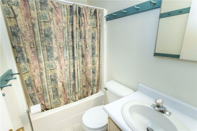 13 Lakeview Dr, Hidden Valley, PA 15502 - full bath with shower / bath combo and vanity