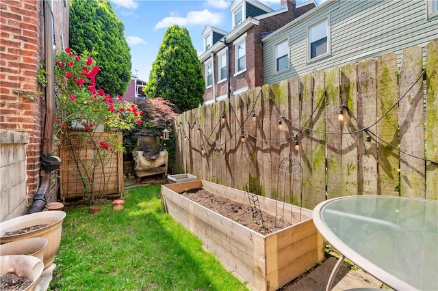 160 45th St, Lawrenceville, PA 15201 - view of yard featuring a vegetable garden