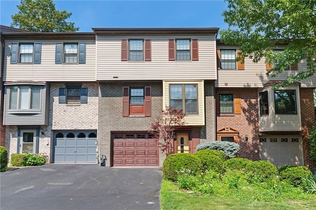7376 Beacon Hill Dr, Wilkinsburg, PA 15221 - photo 2