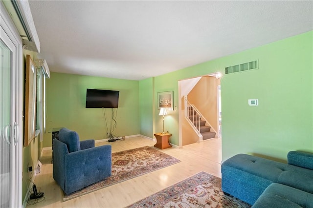 7376 Beacon Hill Dr, Wilkinsburg, PA 15221 - photo 6